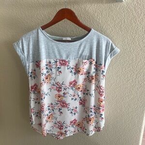 Floral short sleeve top